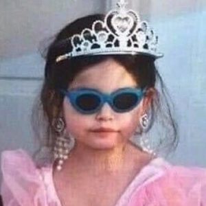 Meet your Posher, Rosa